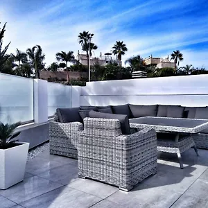 https://luxury-newly-renovated-townhouse.in-canary-islands.com
